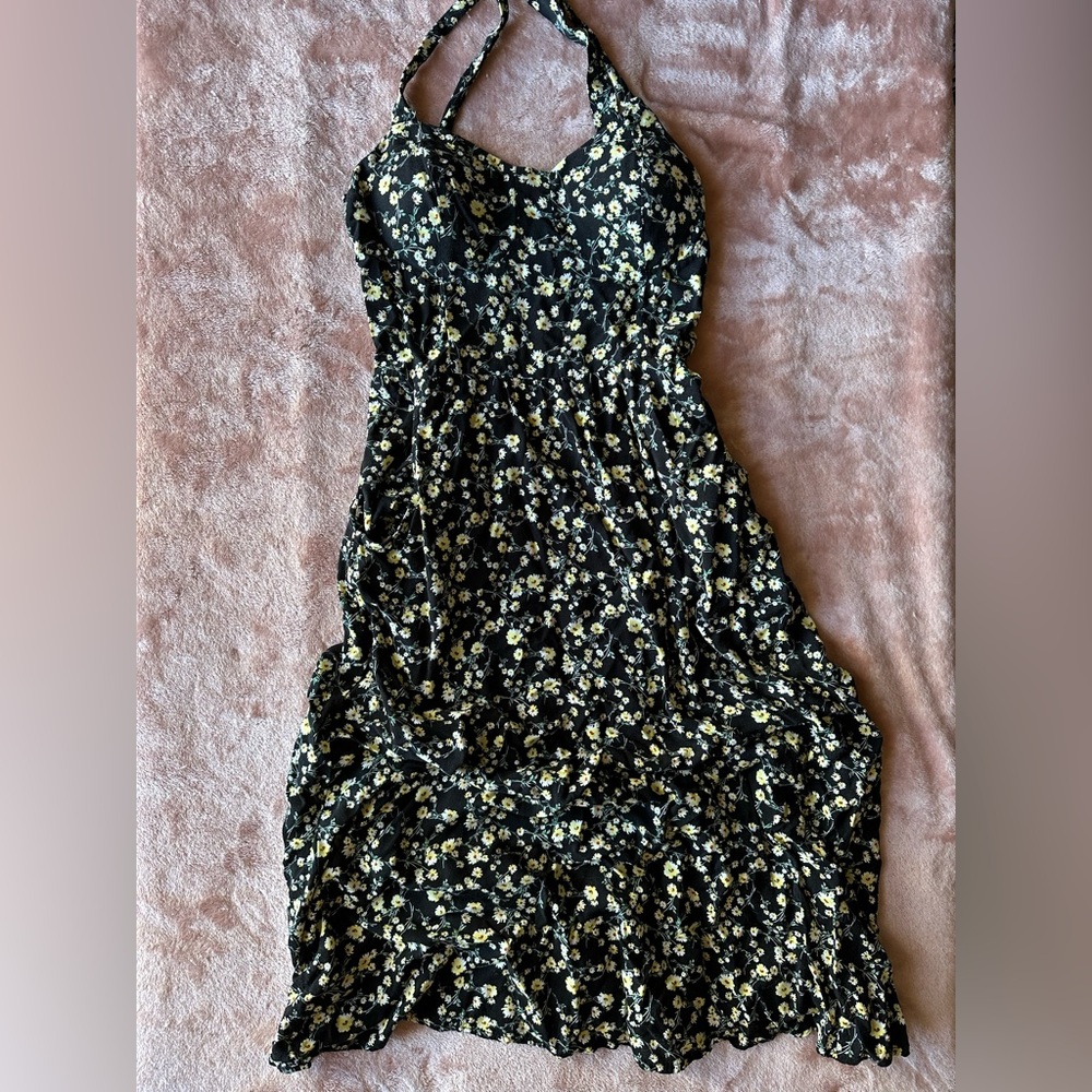 super cute girly daisy floral print strappy midi dress with pockets